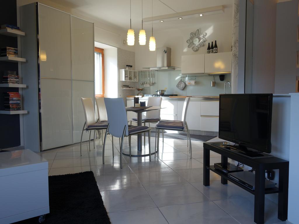 Villa Oreste Salernes Extérieur photo