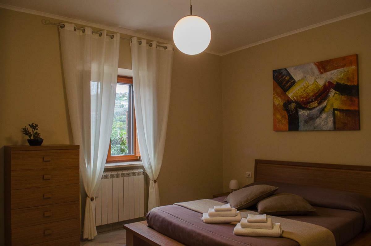 Villa Oreste Salernes Extérieur photo